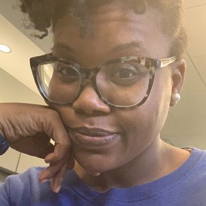 Meet your Posher, Alecia